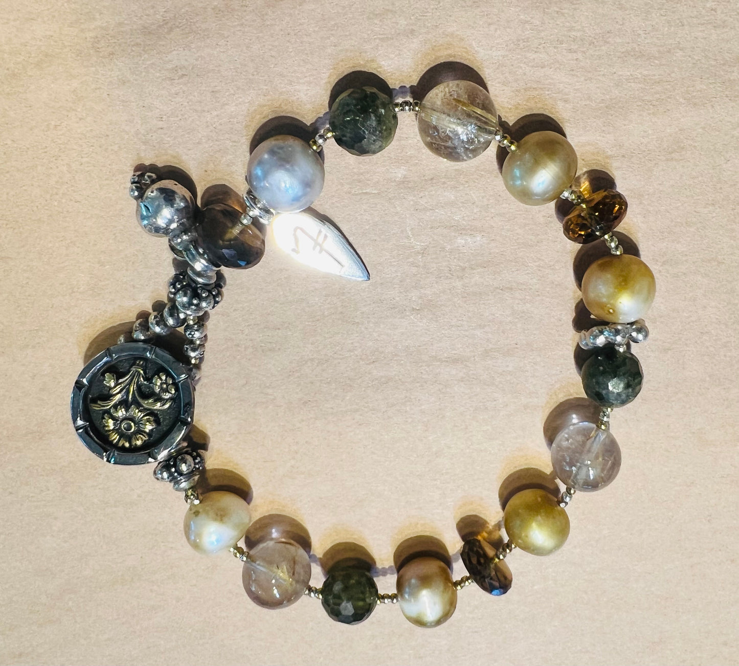#2559 NT bracelet, Pearl, Garnet, Quartz
