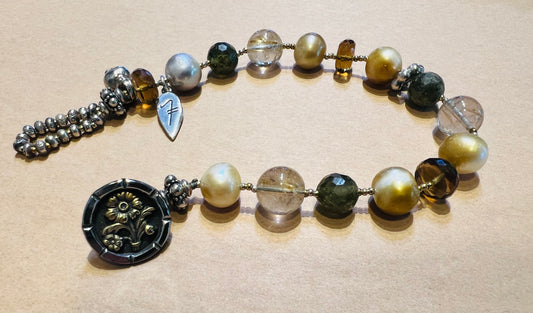 #2559 NT bracelet, Pearl, Garnet, Quartz