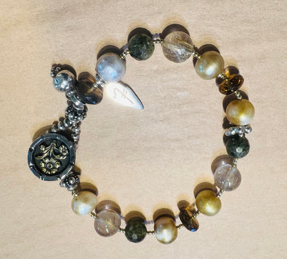 #2559 NT bracelet, Pearl, Garnet, Quartz