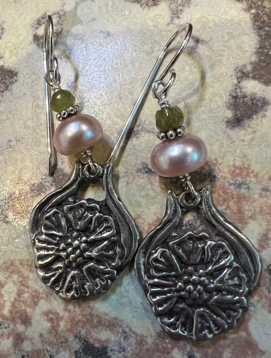 #1139 NT earrings Pearl, Grossular Green Garnet